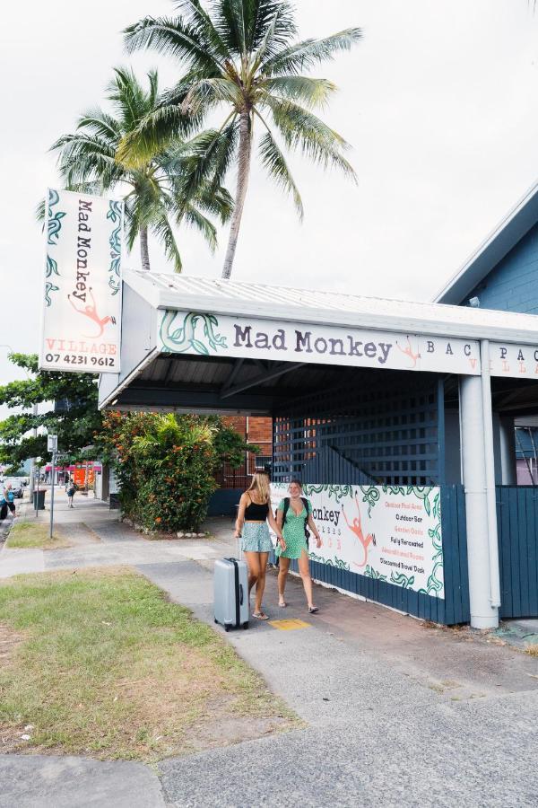 Mad Monkey Village Кернс Екстериор снимка