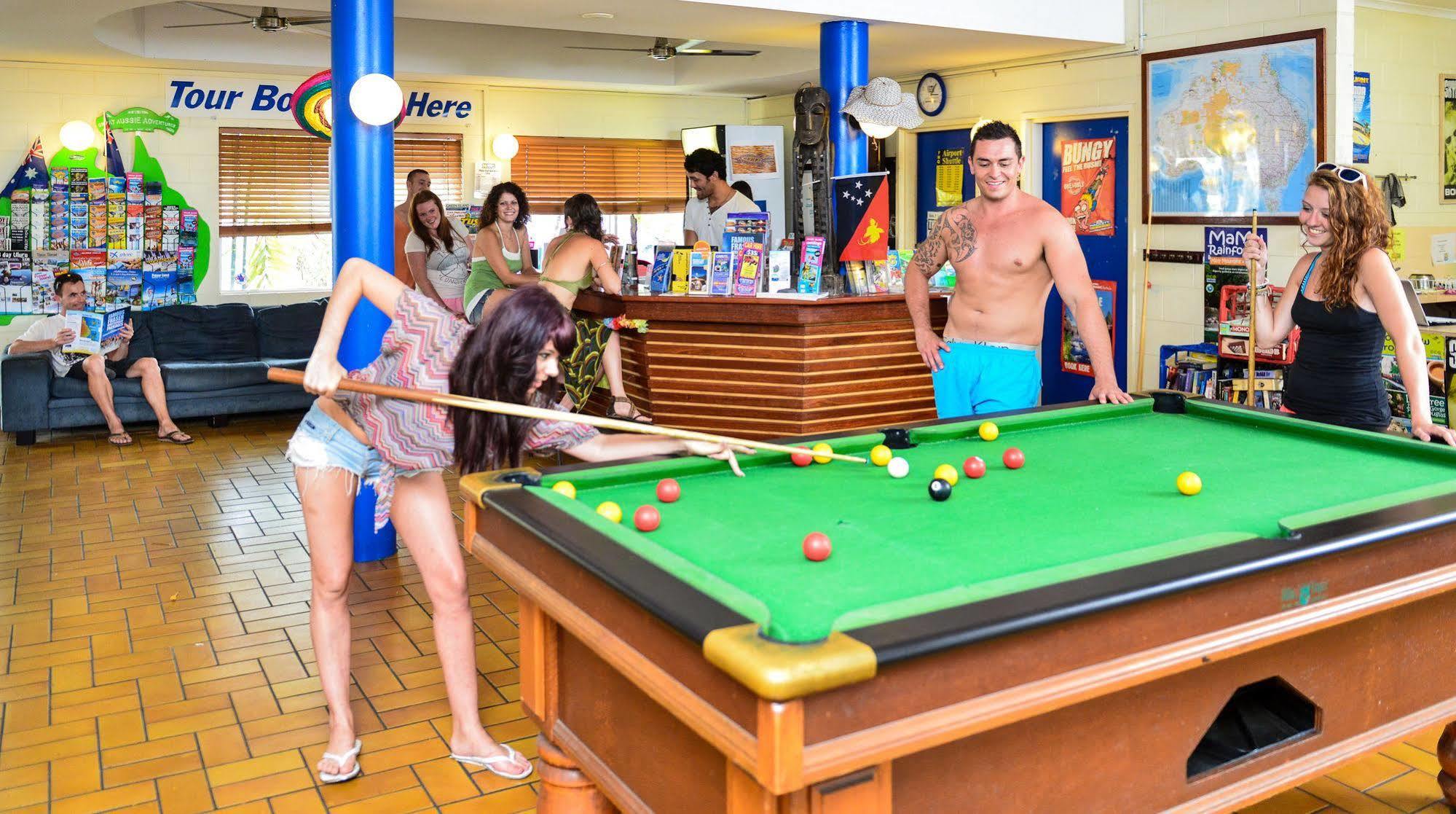 Mad Monkey Village Кернс Екстериор снимка